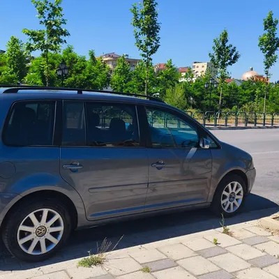 Volkswagen Touran 2004 në shitje