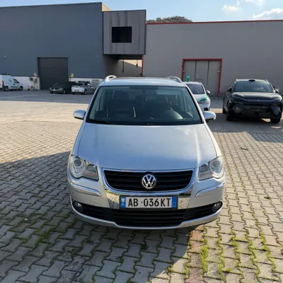Volkswagen Touran 2009 në shitje