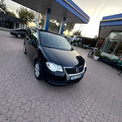 Volkswagen Touran 2010 në shitje