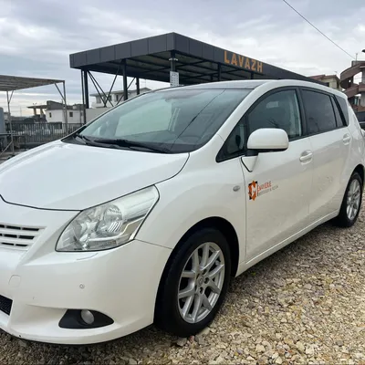 Toyota Verso 2012 në shitje