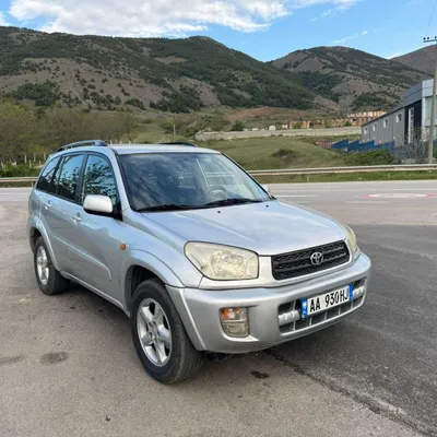 Toyota RAV4 2003 në shitje