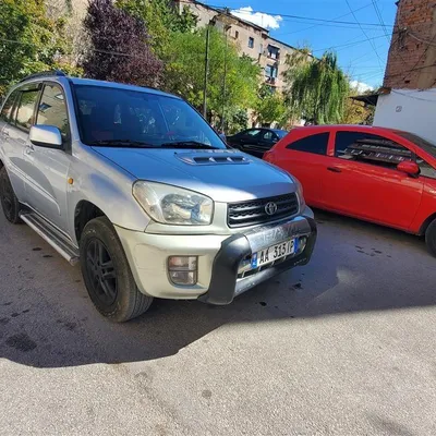 Toyota RAV4 2003 në shitje