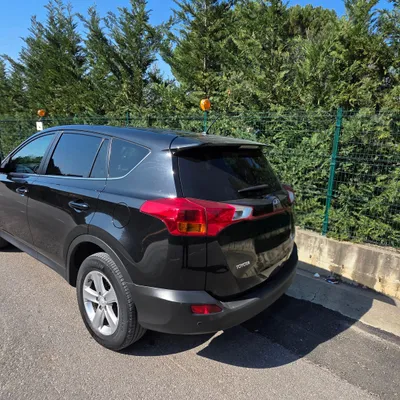 Toyota RAV4 2014 në shitje