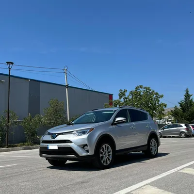 Toyota RAV4 2016 në shitje