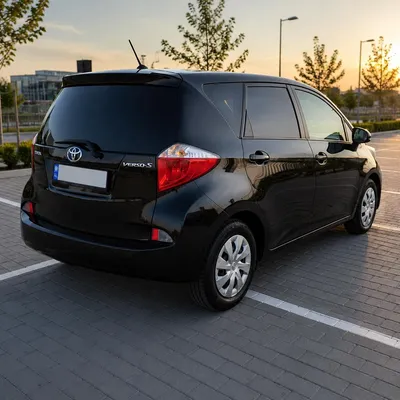 Toyota Verso-S 2013 në shitje