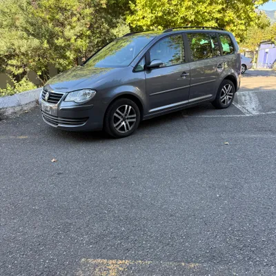 Volkswagen Touran 2007 në shitje