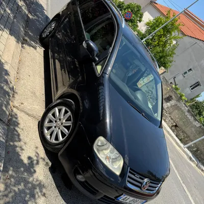 Volkswagen Touran 2004 në shitje