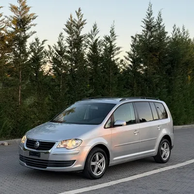 Volkswagen Touran 2008 në shitje