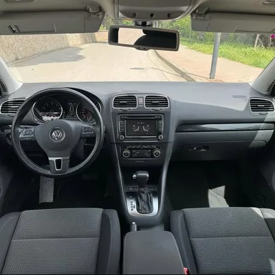 Volkswagen Golf 2009 në shitje