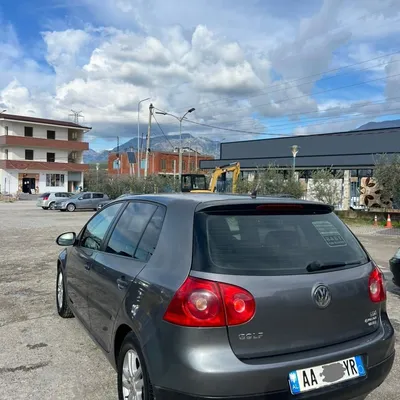 Volkswagen Golf 2007 në shitje