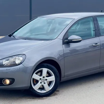 Volkswagen Golf 2012 në shitje