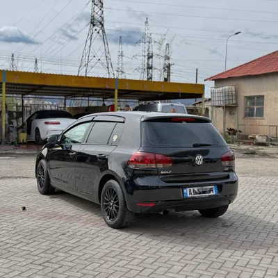 Volkswagen Golf 2011 në shitje