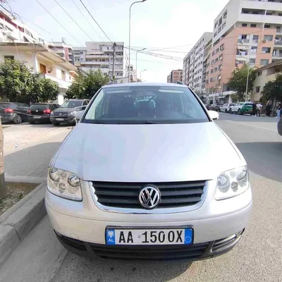 Volkswagen Touran 2003 në shitje