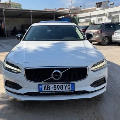 Volvo S90 2017 në shitje