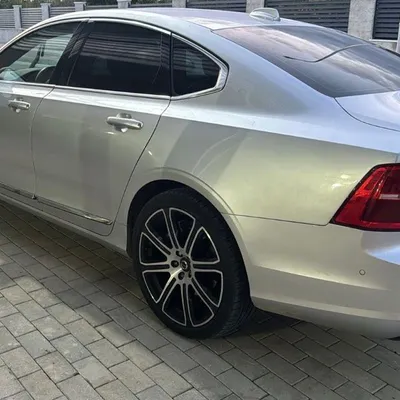 Volvo S90 2017 në shitje