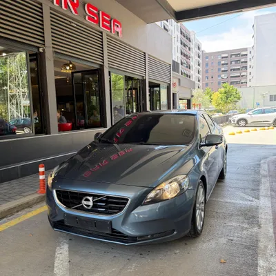Volvo V40 2014 në shitje