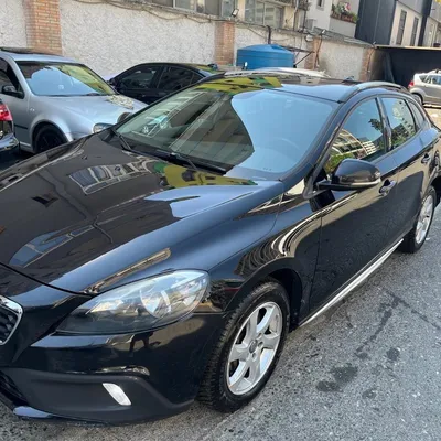 Volvo V40 2013 në shitje