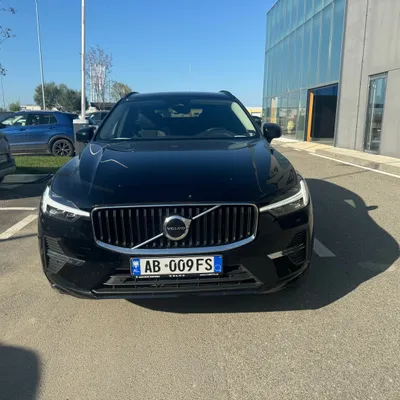 Volvo XC60 2022 në shitje