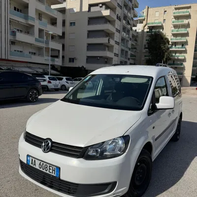 Volkswagen Caddy 2012 në shitje