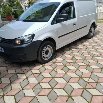 Volkswagen Caddy 2012 në shitje
