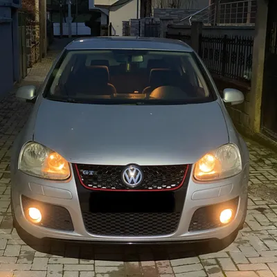 Volkswagen Golf 2004 në shitje