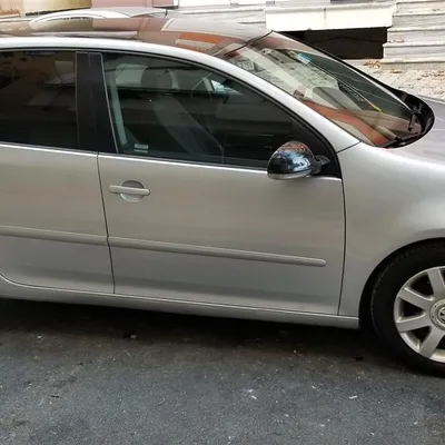 Volkswagen Golf 2005 në shitje