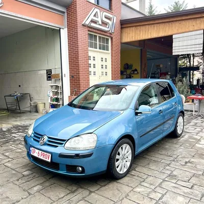 Volkswagen Golf 2006 në shitje