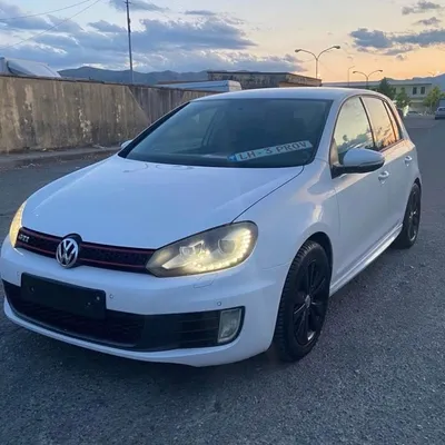 Volkswagen Golf 2012 në shitje