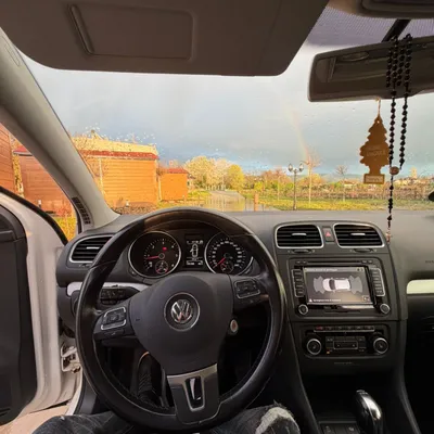 Volkswagen Golf 2012 në shitje