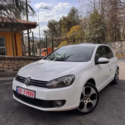 Volkswagen Golf 2012 në shitje