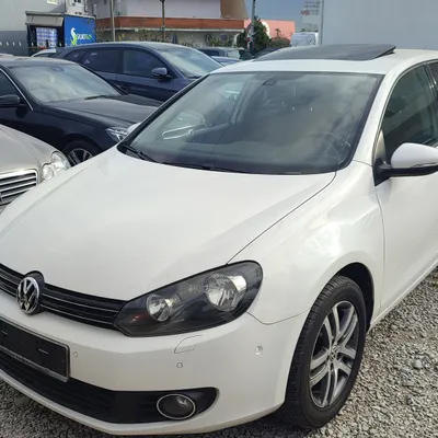 Volkswagen Golf 2012 në shitje