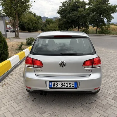 Volkswagen Golf 2009 në shitje