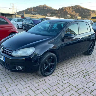 Volkswagen Golf 2012 në shitje