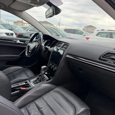 Volkswagen Golf 2014 në shitje
