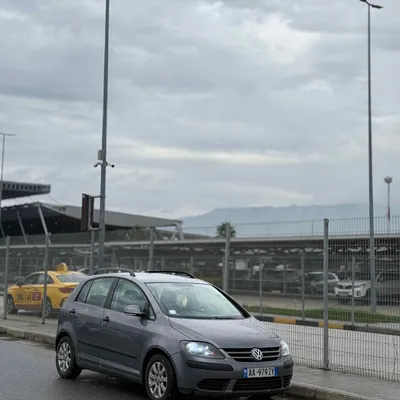 Volkswagen Golf 2008 në shitje