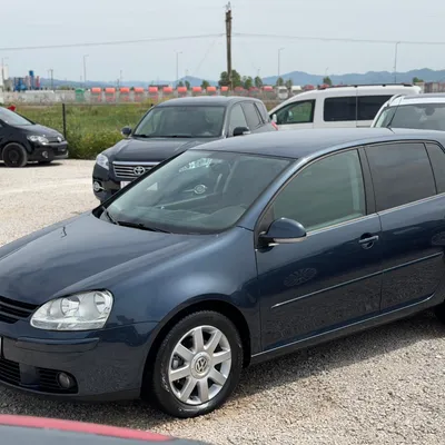 Volkswagen Golf 2009 në shitje