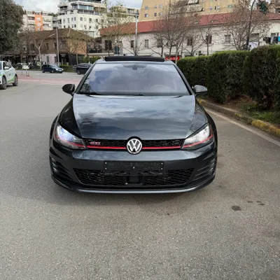 Volkswagen Golf 2015 në shitje