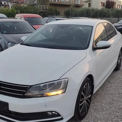 Volkswagen Jetta 2015 në shitje