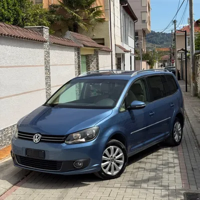 Volkswagen Touran 2012 në shitje