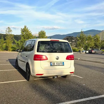 Volkswagen Touran 2013 në shitje