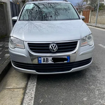 Volkswagen Touran 2010 në shitje