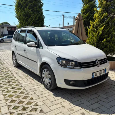 Volkswagen Touran 2011 në shitje