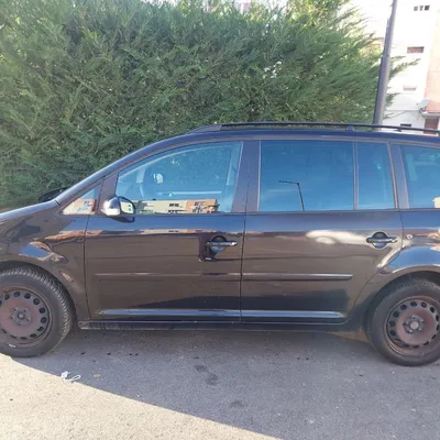 Volkswagen Touran 2006 në shitje