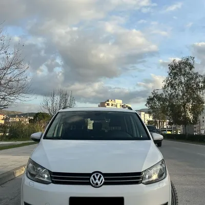 Volkswagen Touran 2011 në shitje
