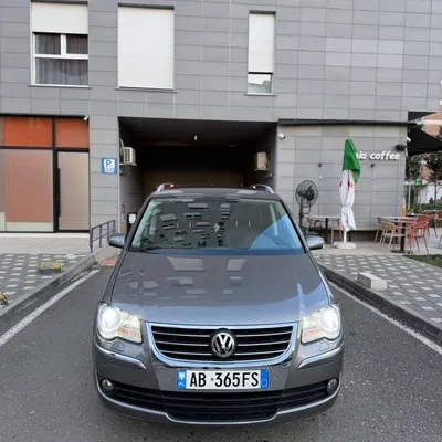 Volkswagen Touran 2009 në shitje