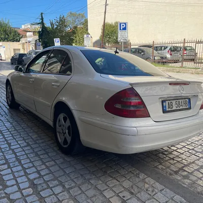 Mercedes-Benz E-class 2004 në shitje