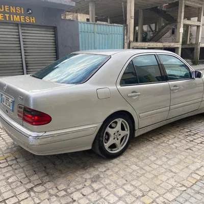 Mercedes-Benz E-class 2000 në shitje