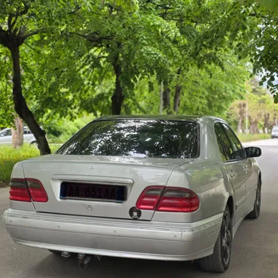 Mercedes-Benz E-class 2001 në shitje