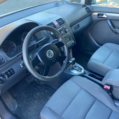 Volkswagen Touran 2005 në shitje