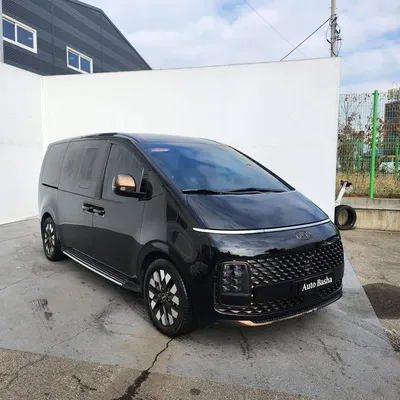 Hyundai Staria 2022 në shitje